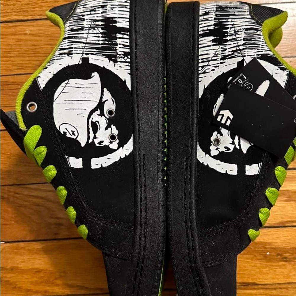 Green Etnies Metal Mullisha shoes size 8.5